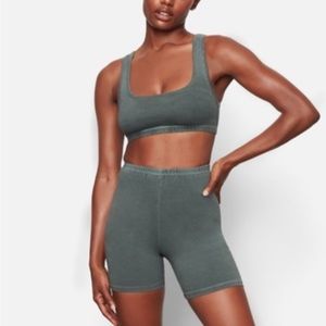 Skims outdoor 2-piece set